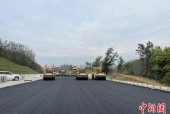 “粤西要道”阳信高速建设迎新进展 路面二标沥青开铺